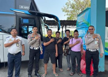 Viral Penumpang Duduk di Bagasi Bus, Satlantas Cilegon Ingatkan Risiko Keselamatan