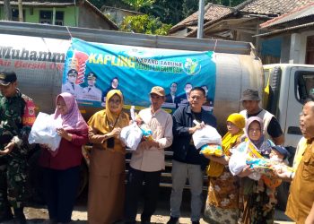 Karang Taruna dan Dinsos Cilegon Salurkan Air Bersih untuk Warga Terdampak Kemarau di Gunung Batur