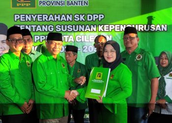 DPW PPP Banten Serahkan SK ke Tohir, Kepengurusan Baru PPP Cilegon Mulai Bekerja